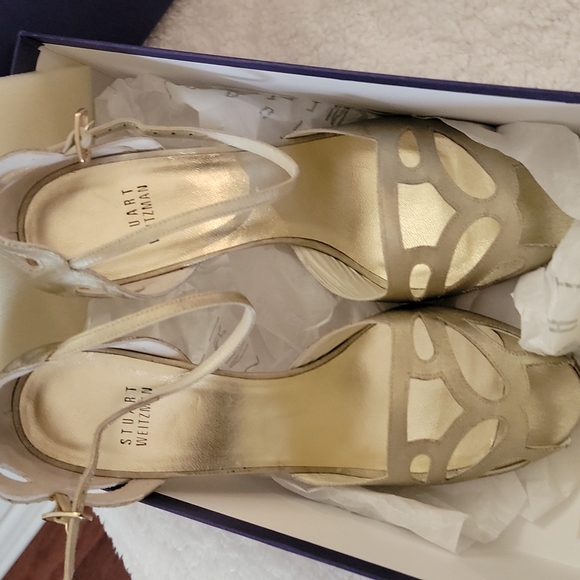Gorgeous Beige Stuart Weiztman Beige Moore Silk Heels Sz 9.5 M - Picture 6 of 6